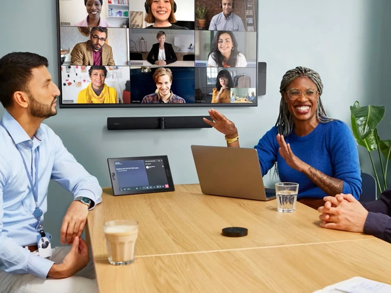 In-Ear Headphones for Flexible, On-the-Go Professionals